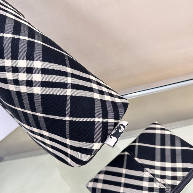 Bv*b*rry hobo bags